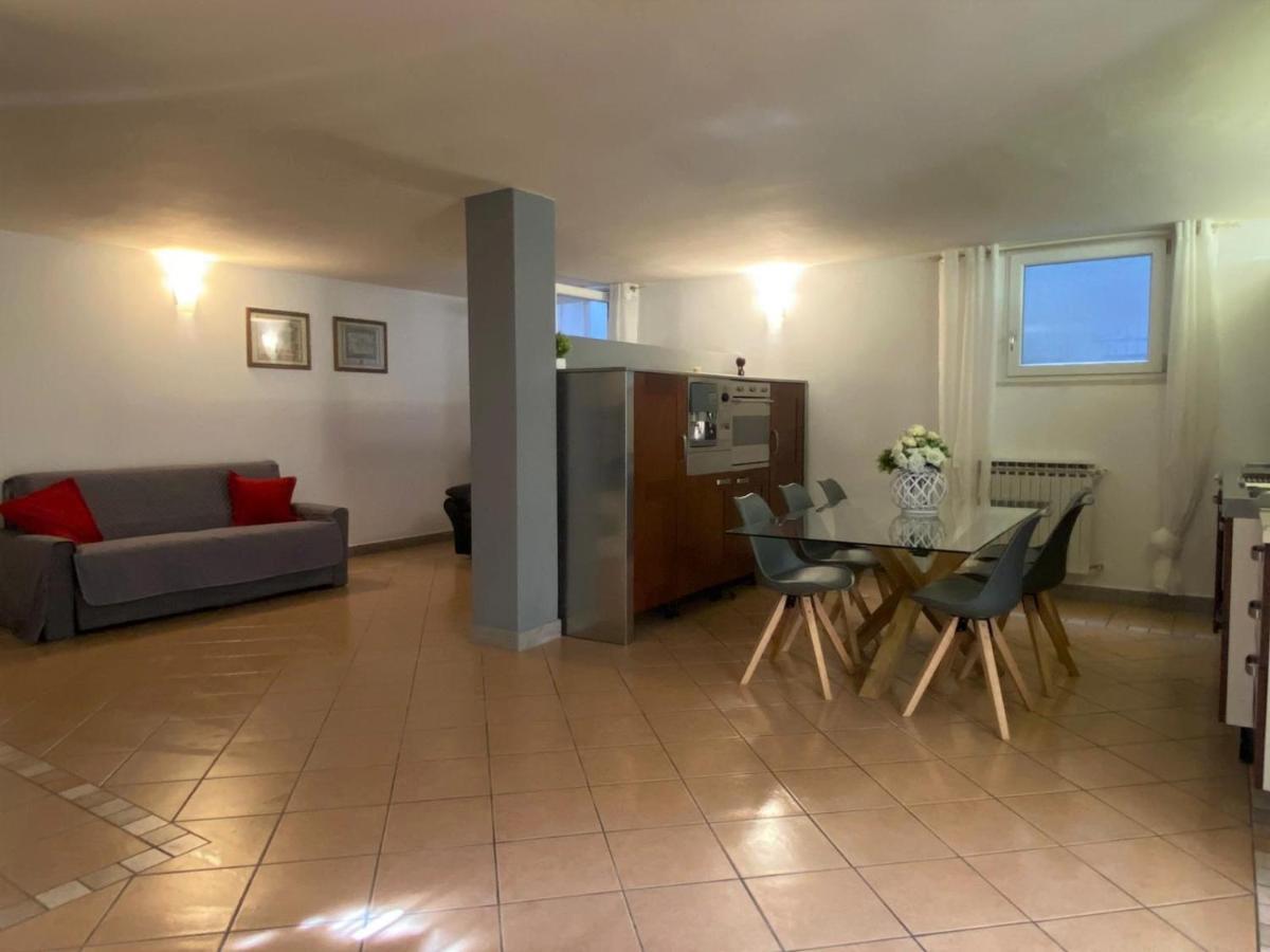La Dolce Vita - Private Villa With Pool Moniga del Garda Dış mekan fotoğraf