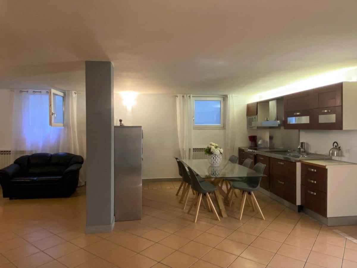 La Dolce Vita - Private Villa With Pool Moniga del Garda Dış mekan fotoğraf
