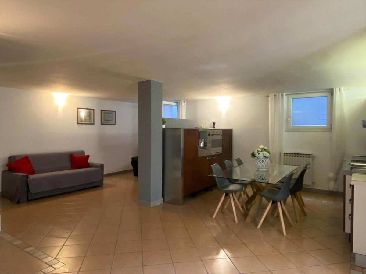 La Dolce Vita - Private Villa With Pool Moniga del Garda Dış mekan fotoğraf